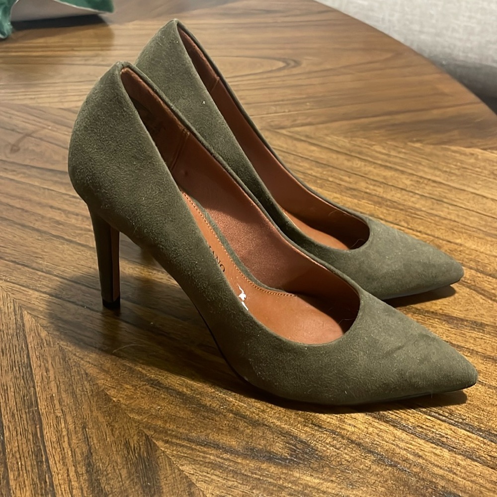 Hunter green heels